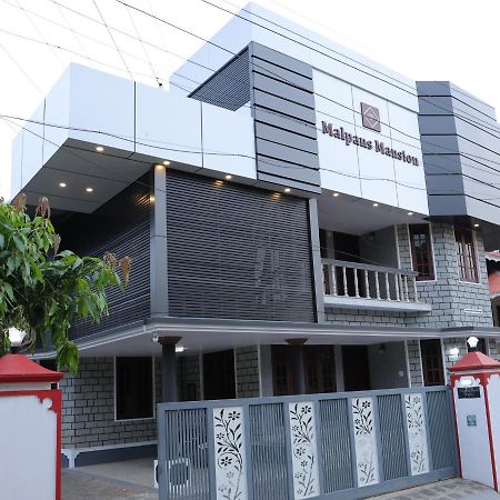 Hotel Malpans Mansion Nedumbassery Esterno foto