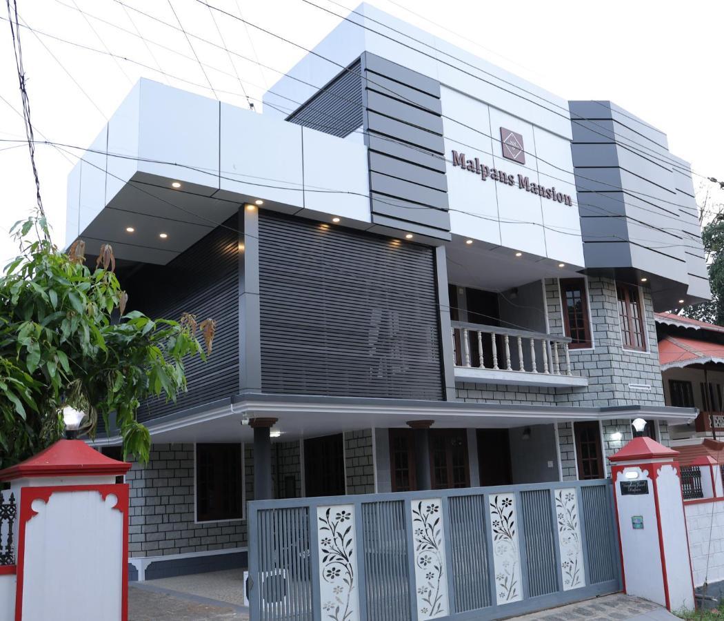 Hotel Malpans Mansion Nedumbassery Esterno foto