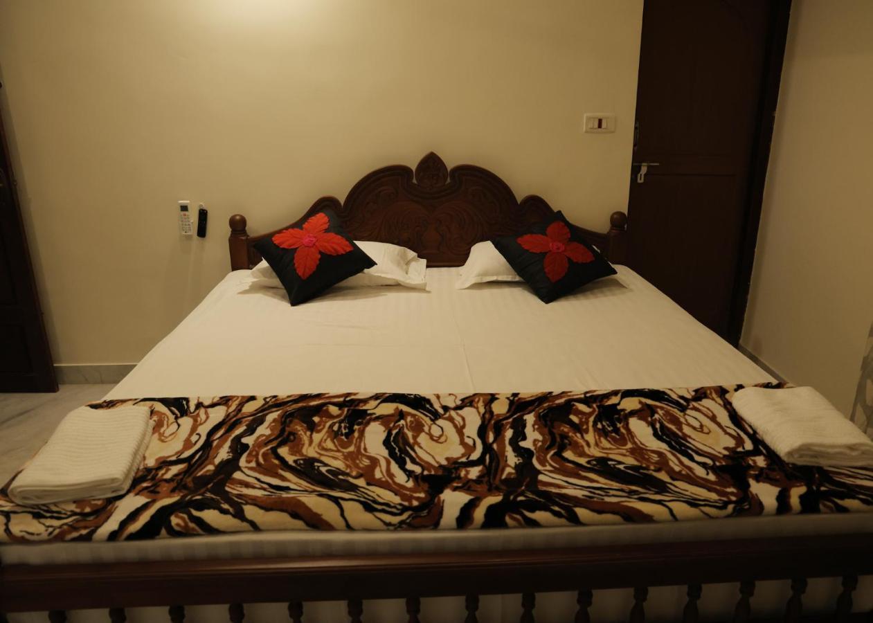 Hotel Malpans Mansion Nedumbassery Esterno foto